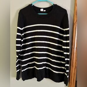 Gap sweater